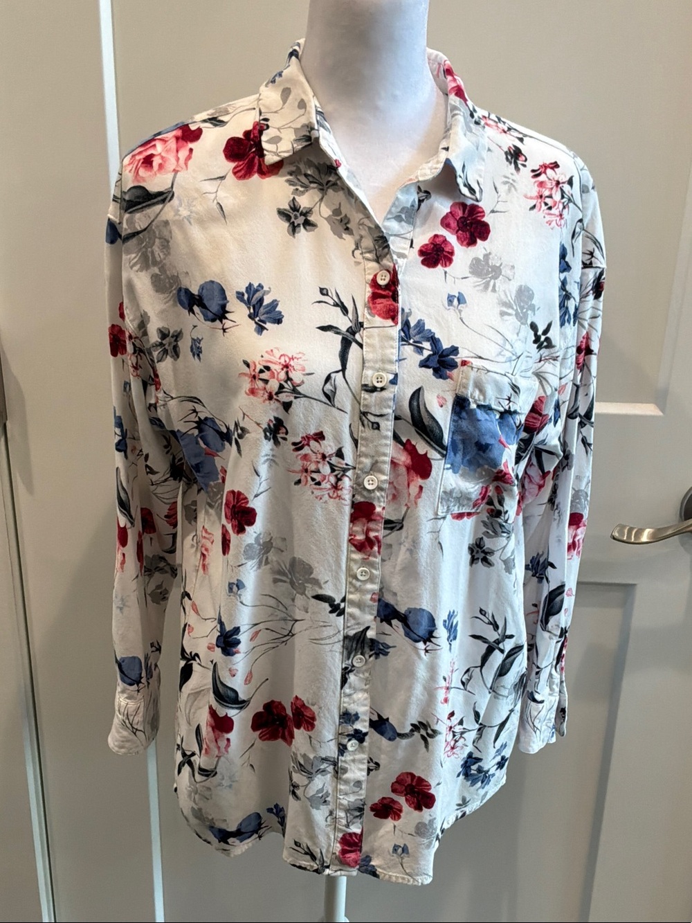 Women's PDI Large Foral Button-Front Shirt Blouse White with Red & Blue Flowers